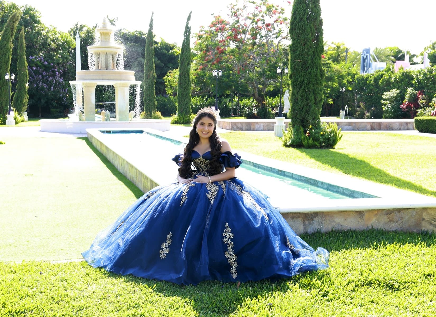 Vive tu día soñado. Gran variedad de vestidos y accesorios. Todo incluido. Reserva tu fecha con tiempo 305.4032550 Sweet