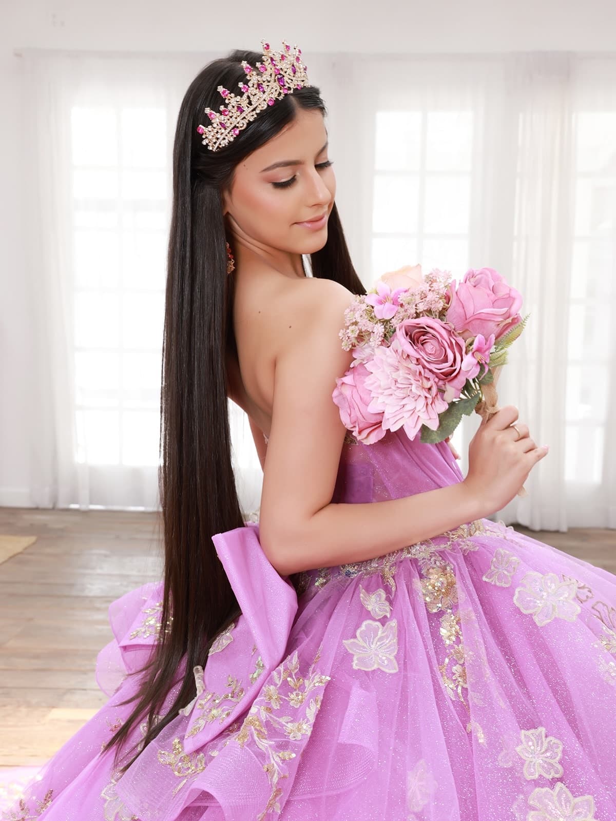 Vive tu día soñado. Gran variedad de vestidos y accesorios. Todo incluido. Reserva tu fecha con tiempo 305.4032550 Sweet