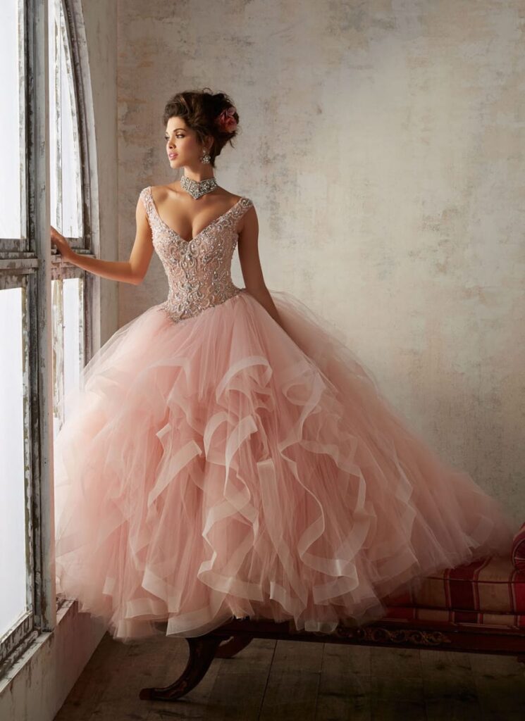 Vestido de 15 años, color blanco, estilo princesa — Robi's Photo Studio, Miami